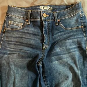 tight fit jeans, dark blue, nice fit.